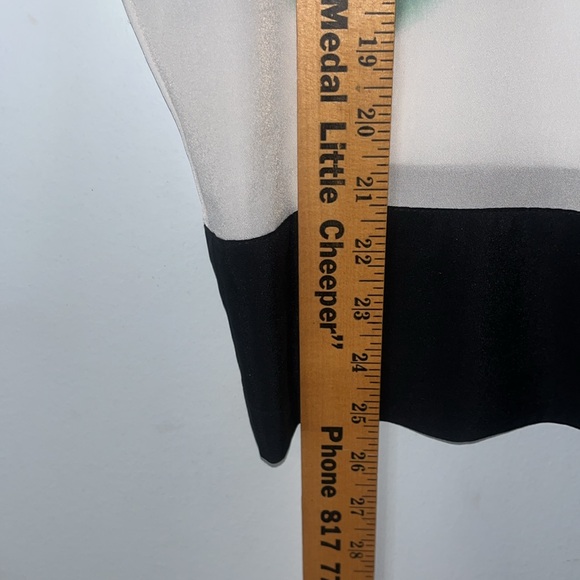 Madison Blouse Dolman Sleeves Cut Out Shoulder With Tie Gorgeous! Size Medium - Picture 11 of 11